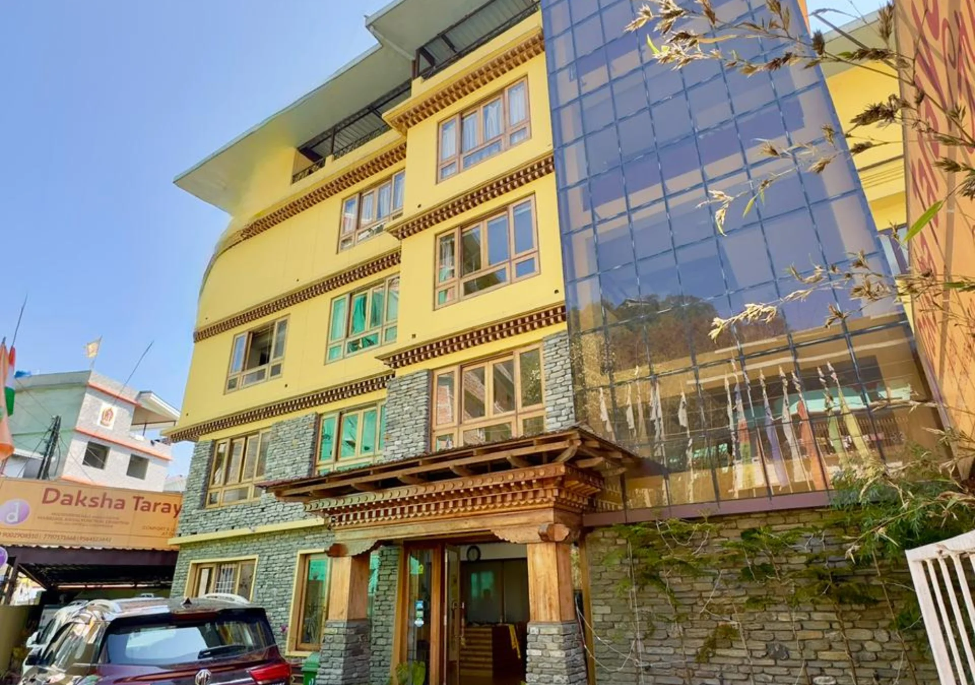 Daksha Tarayana Grand Hotel