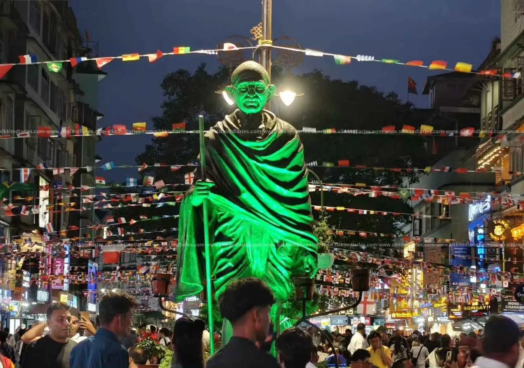 mg-marg-gangtok-night-view.jpg